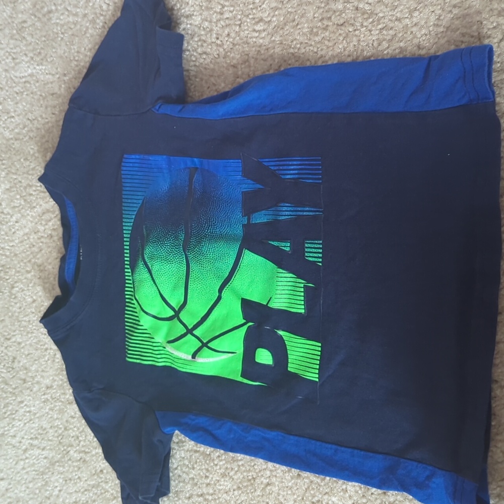 Play tshirt